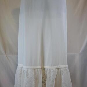 Aristocraft Women's Cream Slip Skirt with Ruffle Hem